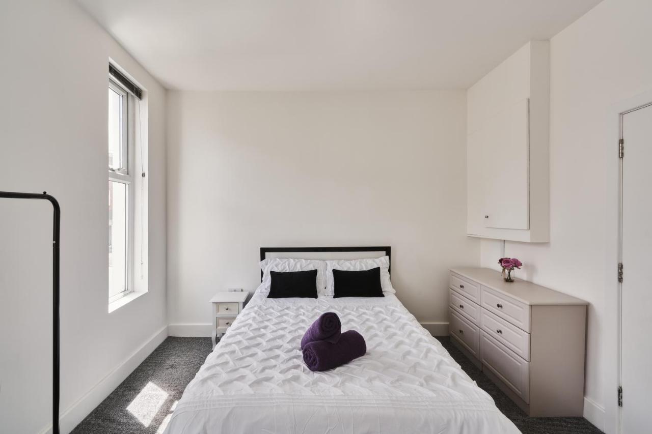 Modern Central Studio And One Bed Flats Close To The Beach Διαμέρισμα Μπόρνμουθ Εξωτερικό φωτογραφία