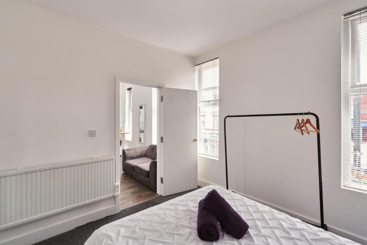 Modern Central Studio And One Bed Flats Close To The Beach Διαμέρισμα Μπόρνμουθ Εξωτερικό φωτογραφία