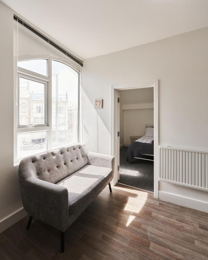 Modern Central Studio And One Bed Flats Close To The Beach Διαμέρισμα Μπόρνμουθ Εξωτερικό φωτογραφία