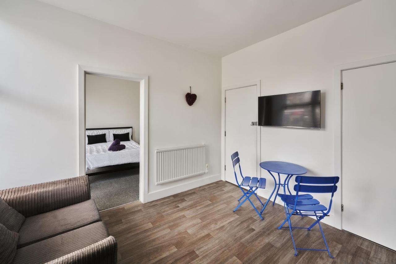 Modern Central Studio And One Bed Flats Close To The Beach Διαμέρισμα Μπόρνμουθ Εξωτερικό φωτογραφία
