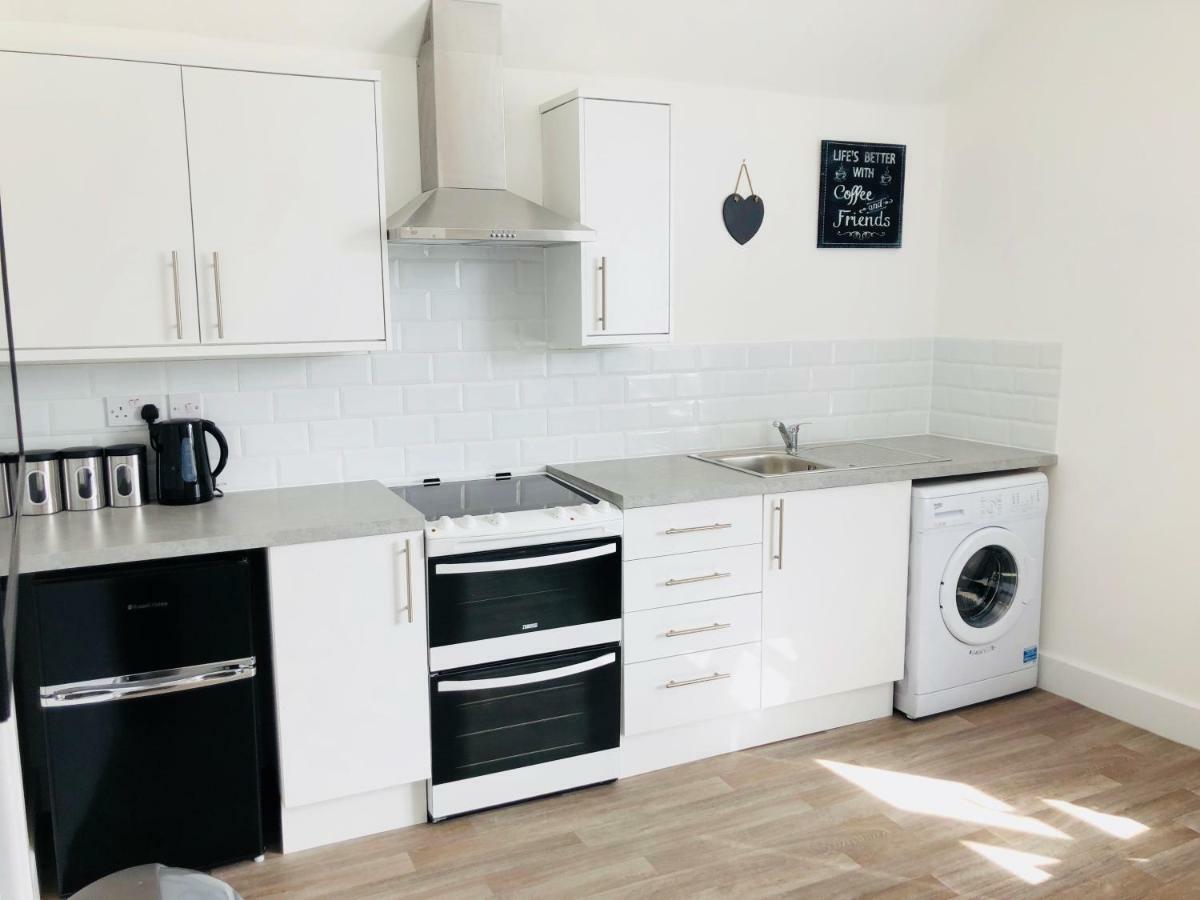 Modern Central Studio And One Bed Flats Close To The Beach Διαμέρισμα Μπόρνμουθ Εξωτερικό φωτογραφία